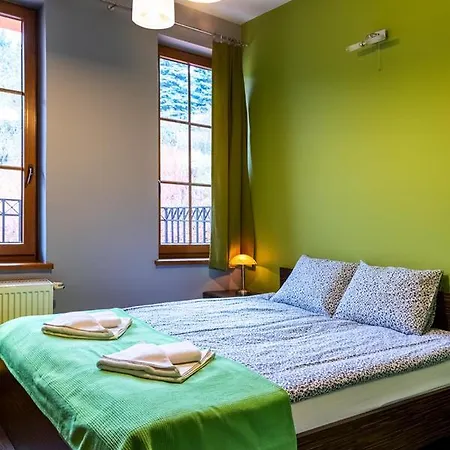 아파트 Karkonosz - I Pokoje Linowa 1b 카르파츠