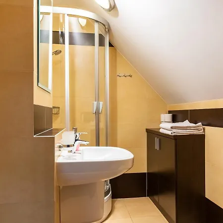 아파트 Karkonosz - I Pokoje Linowa 1b 카르파츠