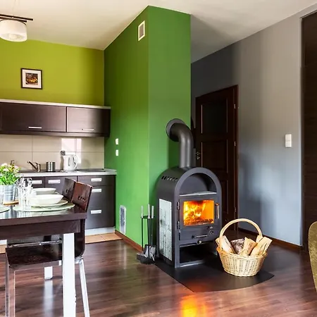 아파트 Karkonosz - I Pokoje Linowa 1b 카르파츠